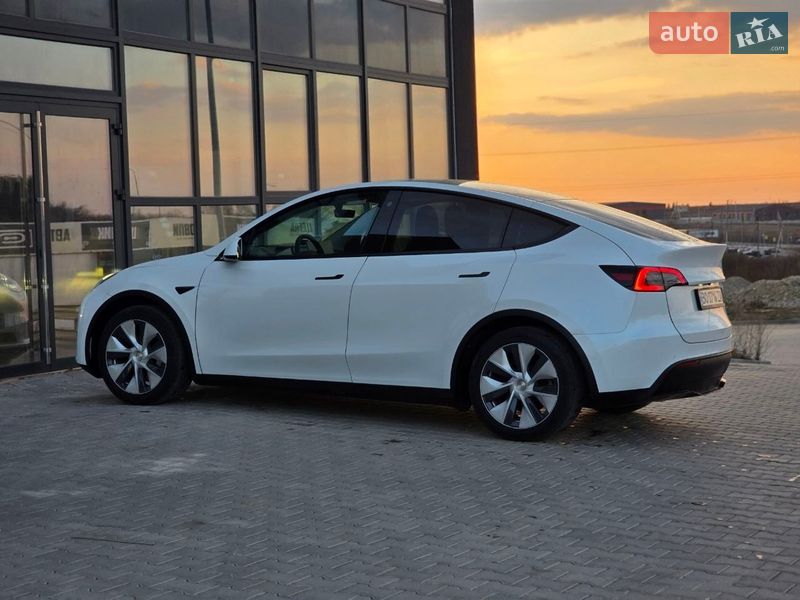 Позашляховик / Кросовер Tesla Model Y 2022 в Тернополі фото 14 Позашляховик / Кросовер Tesla Model Y 2022 в Тернополі