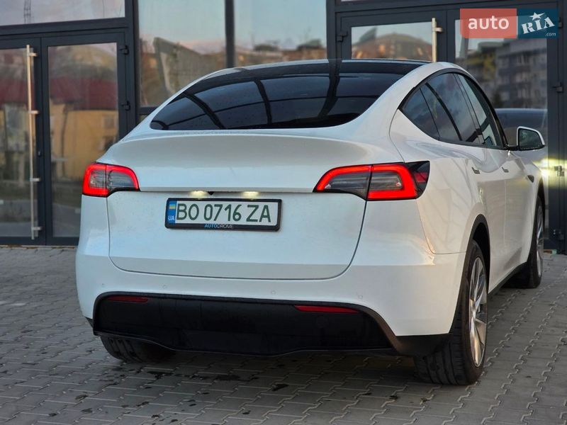 Позашляховик / Кросовер Tesla Model Y 2022 в Тернополі фото 19 Позашляховик / Кросовер Tesla Model Y 2022 в Тернополі