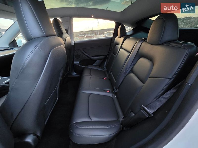 Позашляховик / Кросовер Tesla Model Y 2022 в Тернополі фото 28 Позашляховик / Кросовер Tesla Model Y 2022 в Тернополі