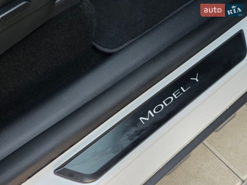 Позашляховик / Кросовер Tesla Model Y 2022 в Тернополі фото 52 Позашляховик / Кросовер Tesla Model Y 2022 в Тернополі