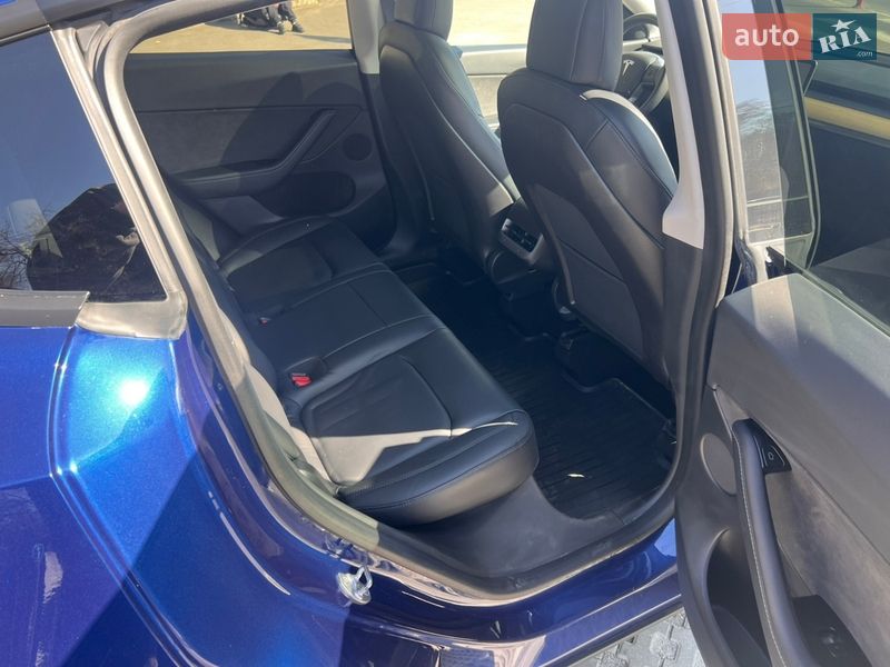 Внедорожник / Кроссовер Tesla Model Y 2020 в Киеве