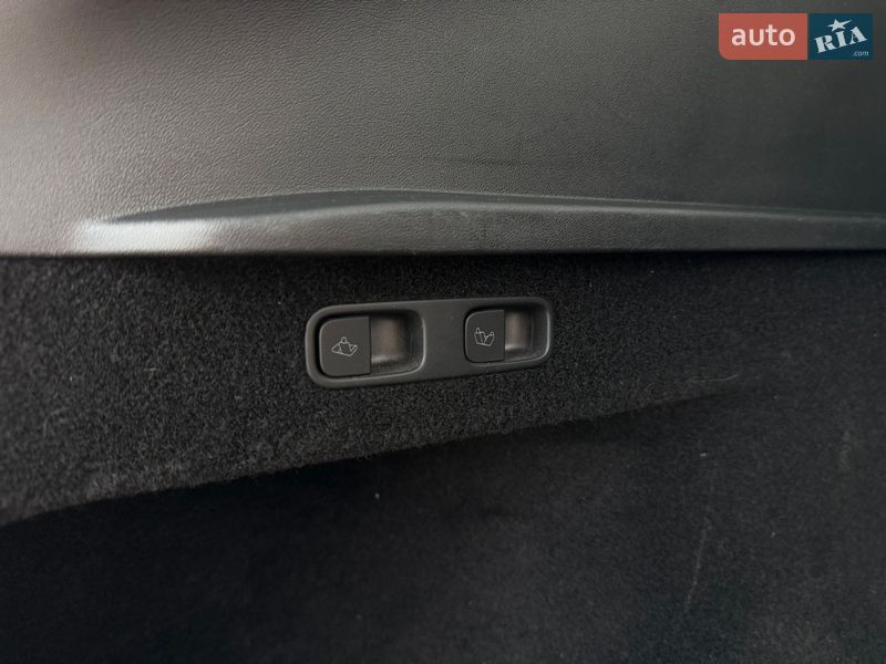 Внедорожник / Кроссовер Tesla Model Y 2023 в Тернополе фото 48 Внедорожник / Кроссовер Tesla Model Y 2023 в Тернополе