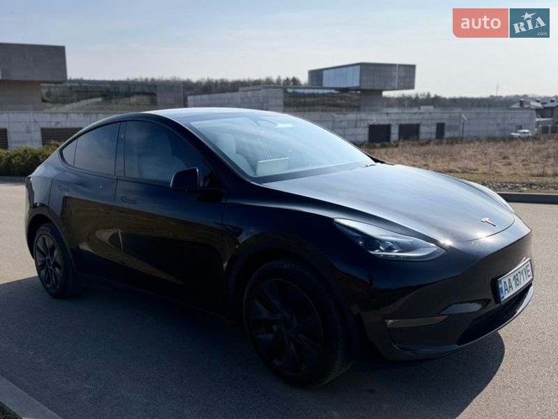Позашляховик / Кросовер Tesla Model Y 2024 в Києві фото 4 Позашляховик / Кросовер Tesla Model Y 2024 в Києві