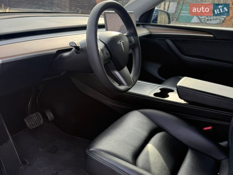 Позашляховик / Кросовер Tesla Model Y 2023 в Дніпрі фото 16 Позашляховик / Кросовер Tesla Model Y 2023 в Дніпрі