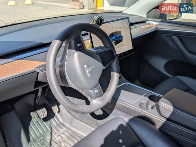 Внедорожник / Кроссовер Tesla Model Y 2024 в Харькове