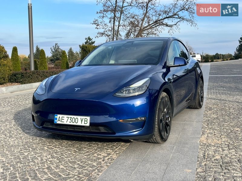 Tesla Model Y, фото з оголошення