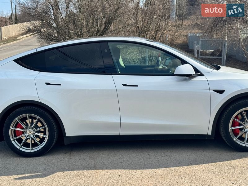 Внедорожник / Кроссовер Tesla Model Y 2023 в Киеве фото 4 Внедорожник / Кроссовер Tesla Model Y 2023 в Киеве