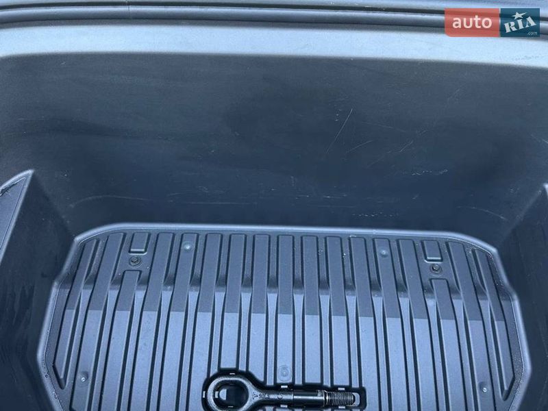 Внедорожник / Кроссовер Tesla Model Y 2021 в Надворной