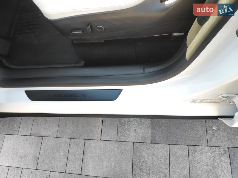 Внедорожник / Кроссовер Tesla Model Y 2020 в Долине