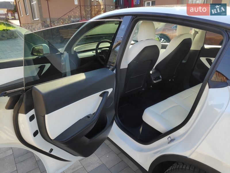 Внедорожник / Кроссовер Tesla Model Y 2020 в Долине