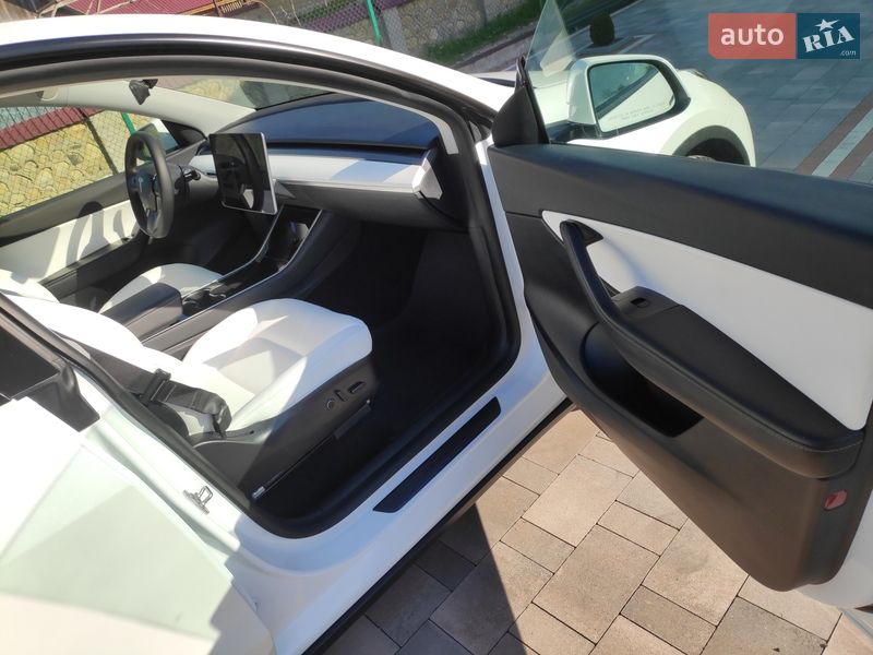 Внедорожник / Кроссовер Tesla Model Y 2020 в Долине