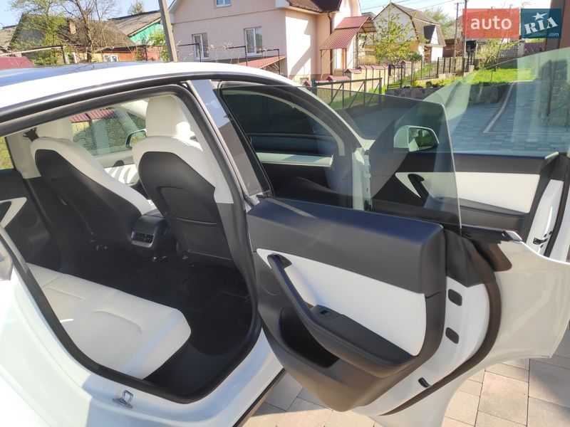 Внедорожник / Кроссовер Tesla Model Y 2020 в Долине