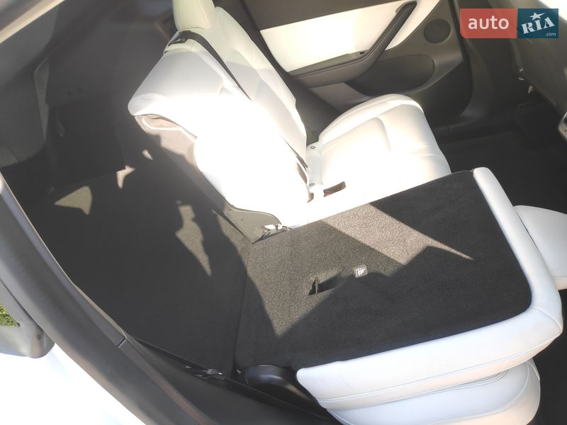 Внедорожник / Кроссовер Tesla Model Y 2020 в Долине