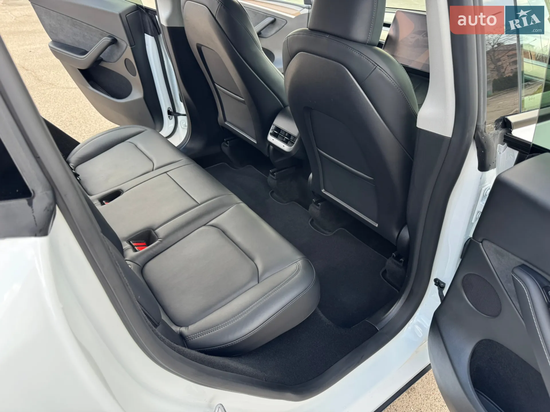 2023 Tesla Model Y - мініатюра 34