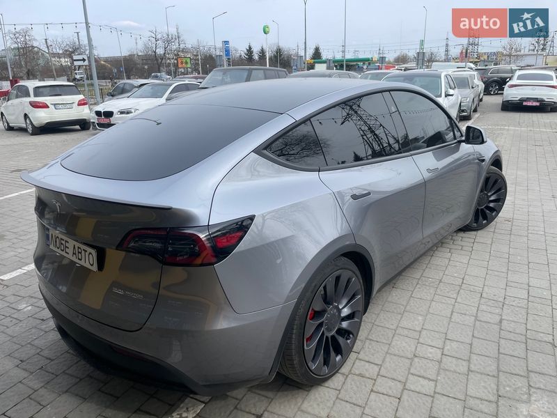 Внедорожник / Кроссовер Tesla Model Y 2025 в Львове