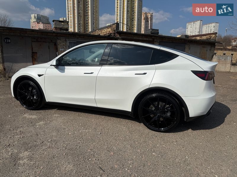 Позашляховик / Кросовер Tesla Model Y 2021 в Києві фото 25 Позашляховик / Кросовер Tesla Model Y 2021 в Києві