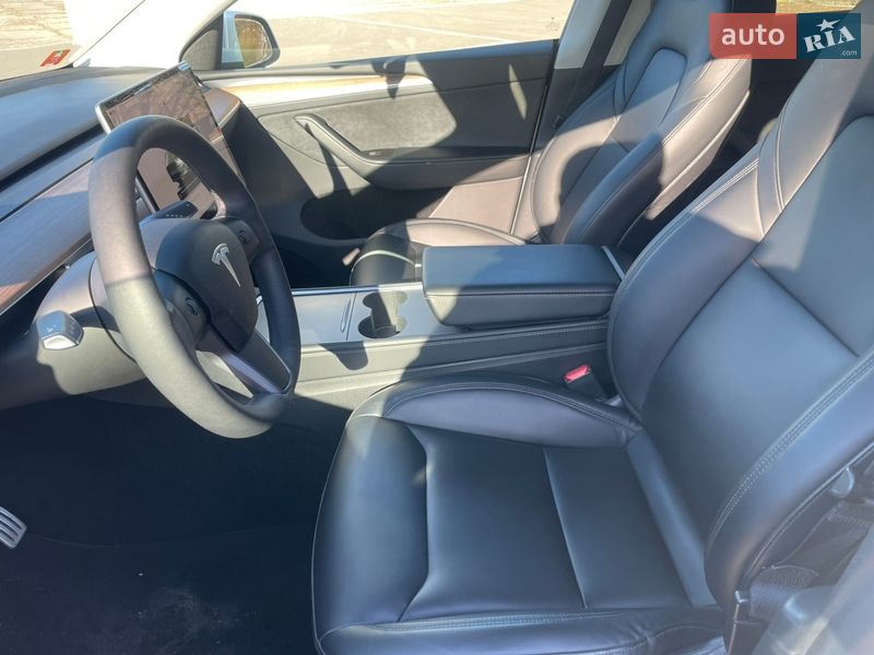 Внедорожник / Кроссовер Tesla Model Y 2024 в Ровно