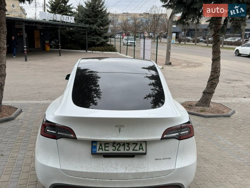 Позашляховик / Кросовер Tesla Model Y 2024 в Кам'янському