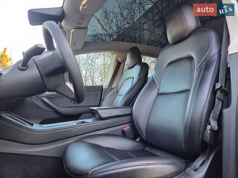 Внедорожник / Кроссовер Tesla Model Y 2022 в Киеве