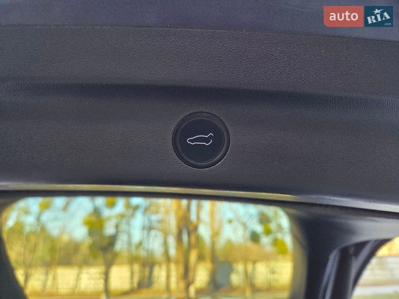 Внедорожник / Кроссовер Tesla Model Y 2022 в Киеве