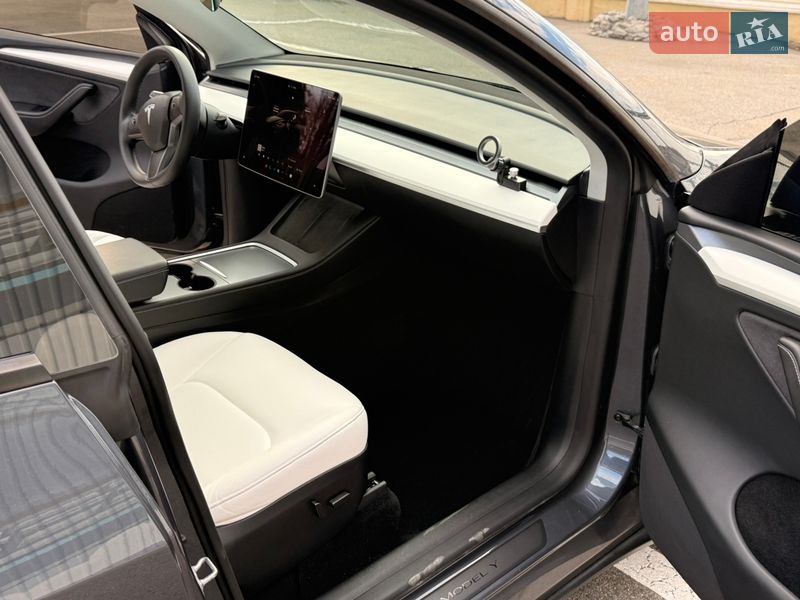 Внедорожник / Кроссовер Tesla Model Y 2023 в Харькове