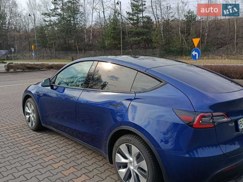 Внедорожник / Кроссовер Tesla Model Y 2021 в Киеве