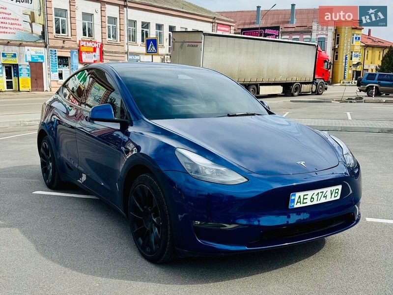 Внедорожник / Кроссовер Tesla Model Y 2023 в Новомосковске