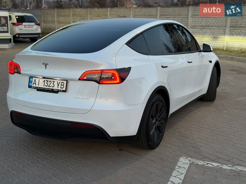 Позашляховик / Кросовер Tesla Model Y 2024 в Києві фото 5 Позашляховик / Кросовер Tesla Model Y 2024 в Києві