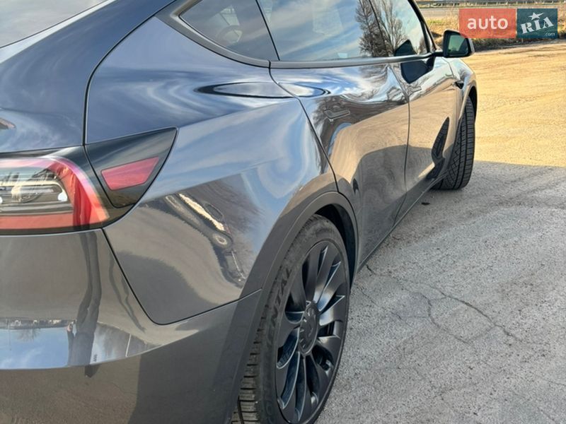 Позашляховик / Кросовер Tesla Model Y 2023 в Дніпрі