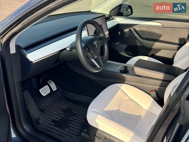 Позашляховик / Кросовер Tesla Model Y 2023 в Дніпрі
