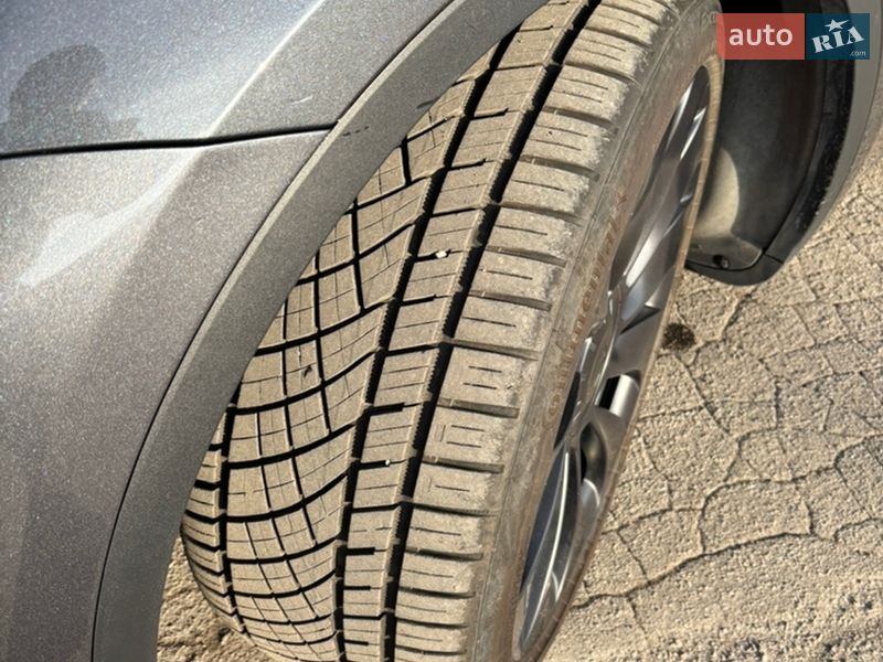 Позашляховик / Кросовер Tesla Model Y 2023 в Дніпрі