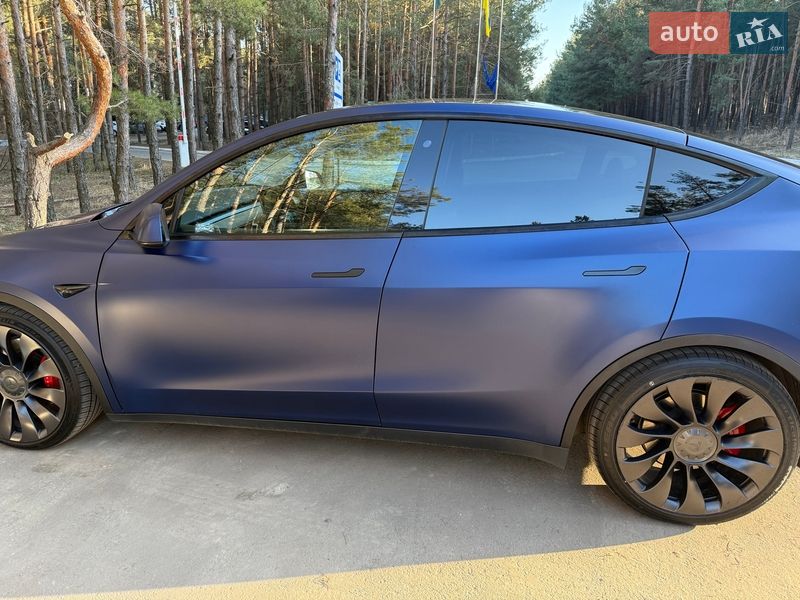 Внедорожник / Кроссовер Tesla Model Y 2020 в Киеве