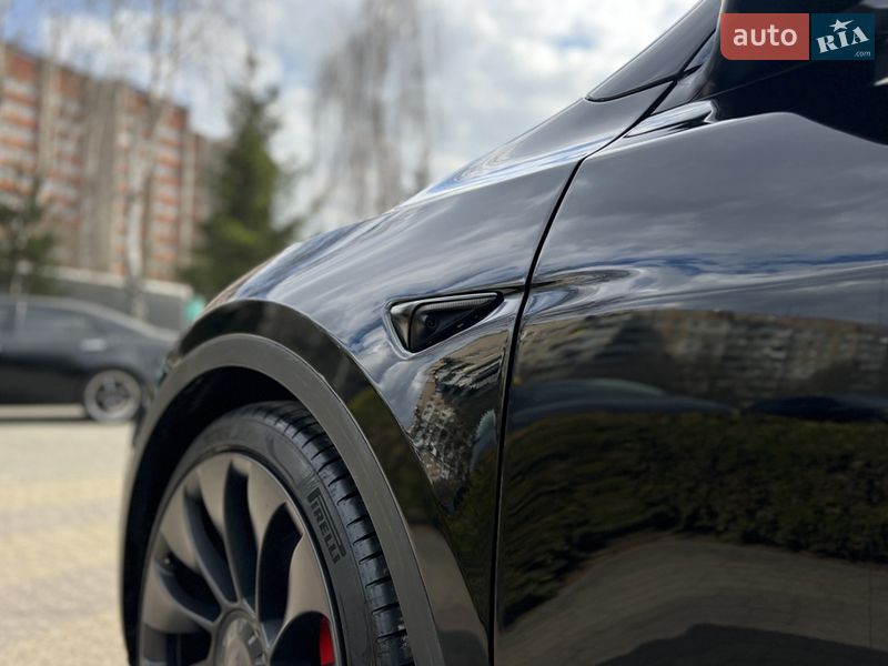 Внедорожник / Кроссовер Tesla Model Y 2021 в Львове