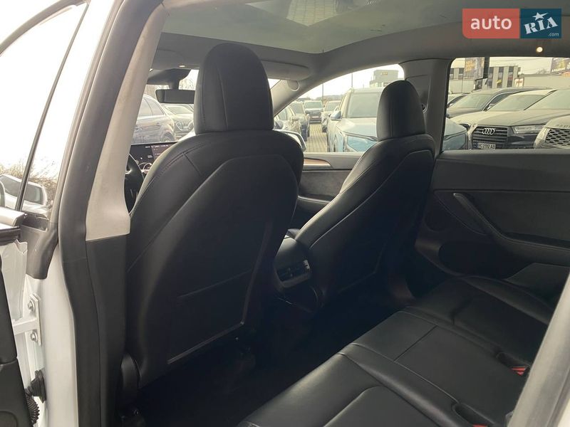 Позашляховик / Кросовер Tesla Model Y 2023 в Львові фото 18 Позашляховик / Кросовер Tesla Model Y 2023 в Львові