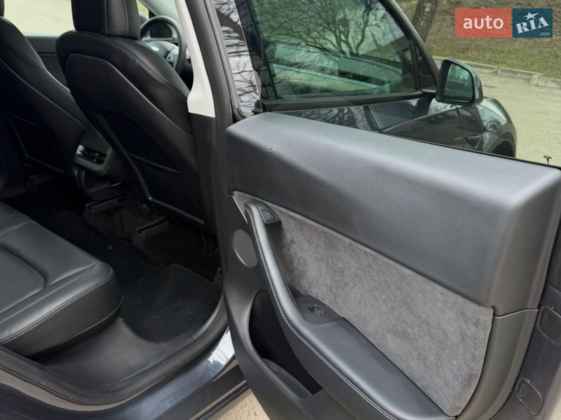 Внедорожник / Кроссовер Tesla Model Y 2021 в Золочеве фото 16 Внедорожник / Кроссовер Tesla Model Y 2021 в Золочеве