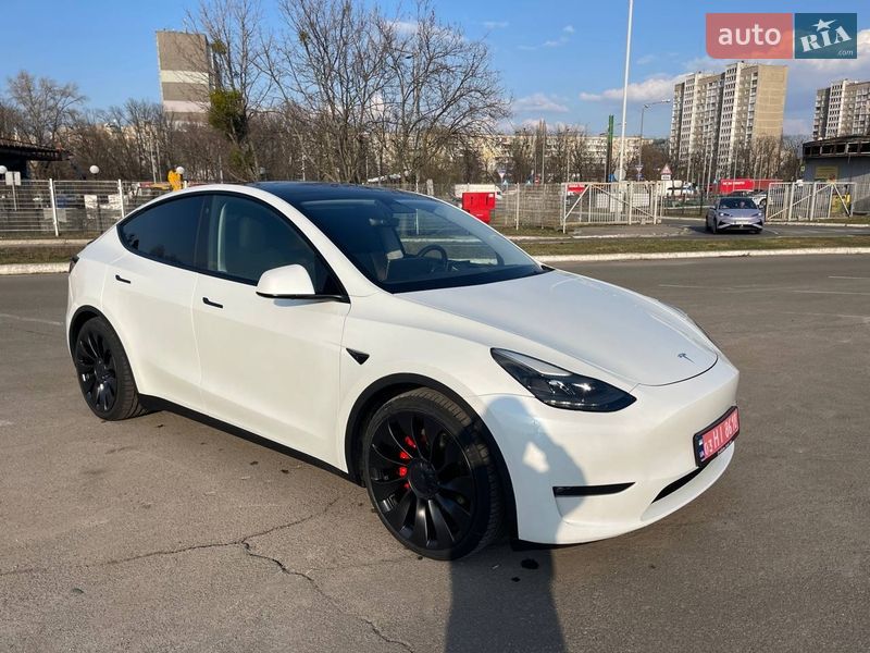 Позашляховик / Кросовер Tesla Model Y 2023 в Києві фото 4 Позашляховик / Кросовер Tesla Model Y 2023 в Києві