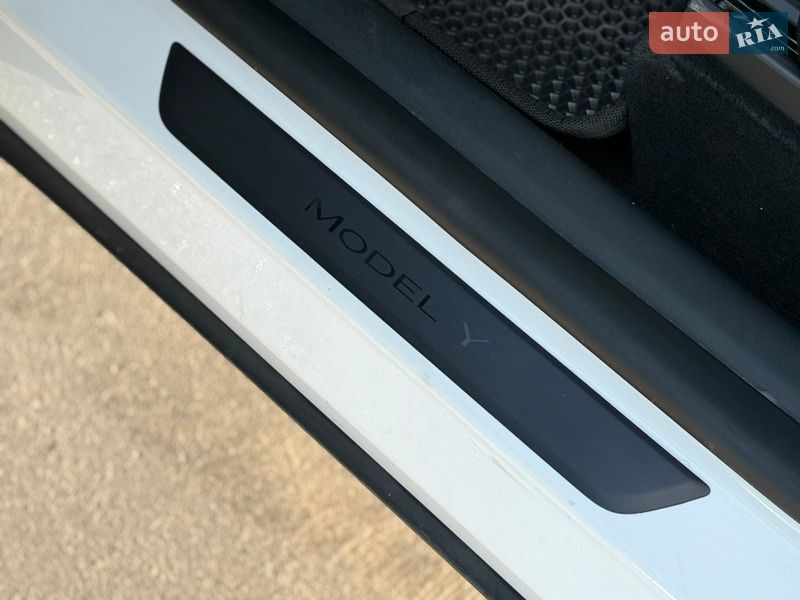Внедорожник / Кроссовер Tesla Model Y 2022 в Белой Церкви