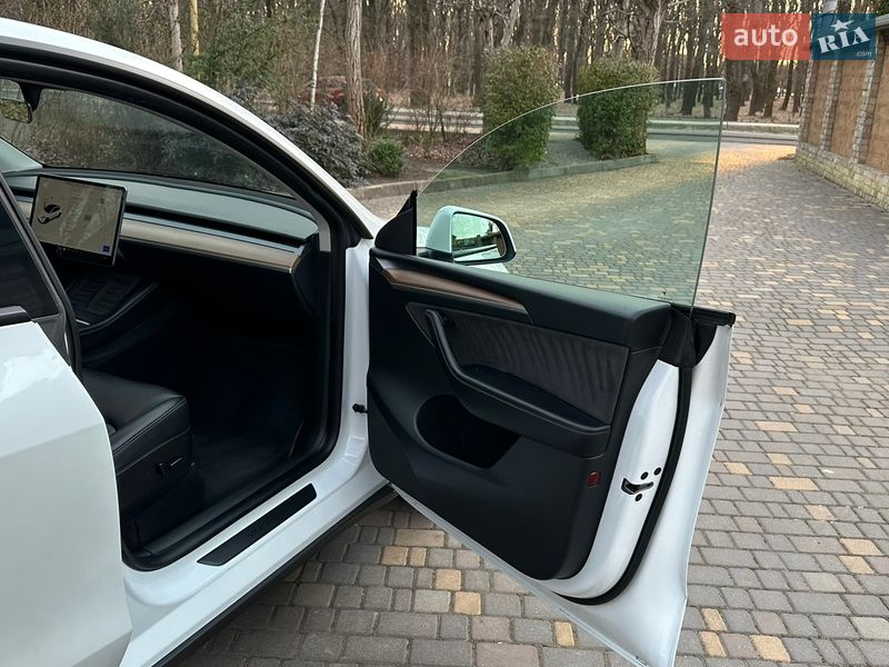 Внедорожник / Кроссовер Tesla Model Y 2023 в Одессе фото 16 Внедорожник / Кроссовер Tesla Model Y 2023 в Одессе