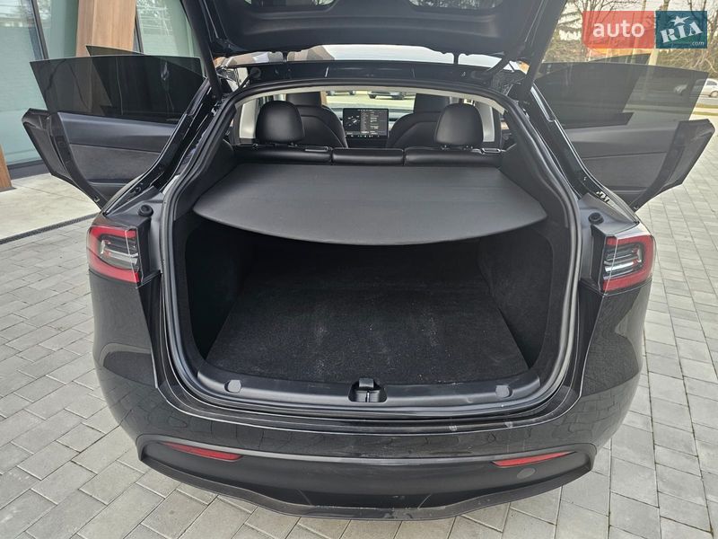 Внедорожник / Кроссовер Tesla Model Y 2023 в Киеве фото 17 Внедорожник / Кроссовер Tesla Model Y 2023 в Киеве