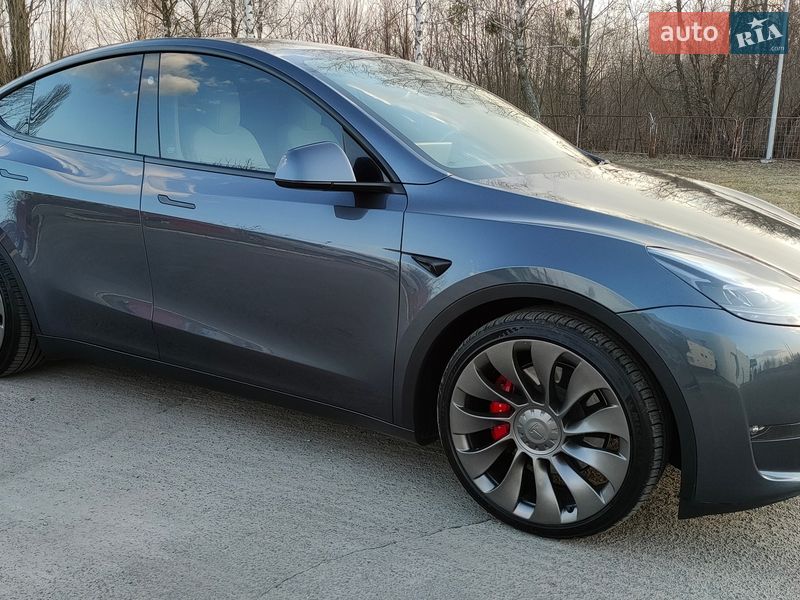 Позашляховик / Кросовер Tesla Model Y 2023 в Києві фото 6 Позашляховик / Кросовер Tesla Model Y 2023 в Києві