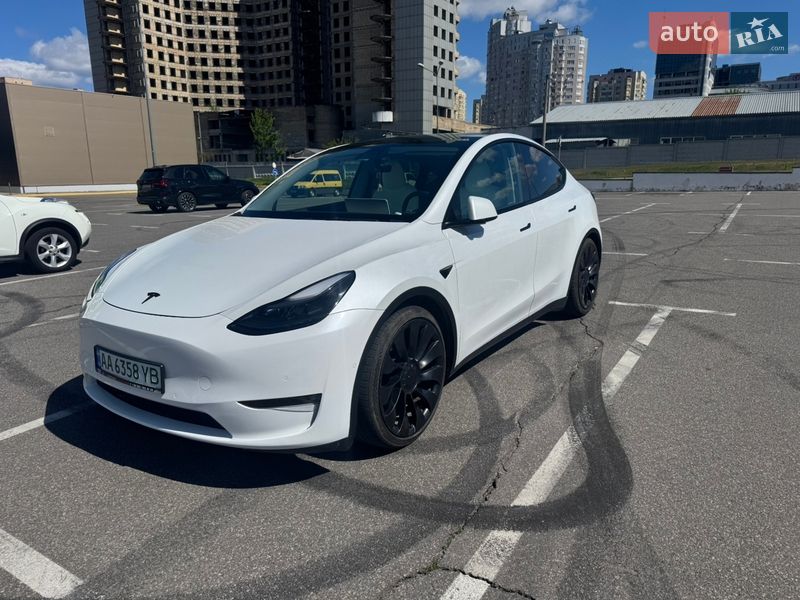 Внедорожник / Кроссовер Tesla Model Y 2022 в Киеве