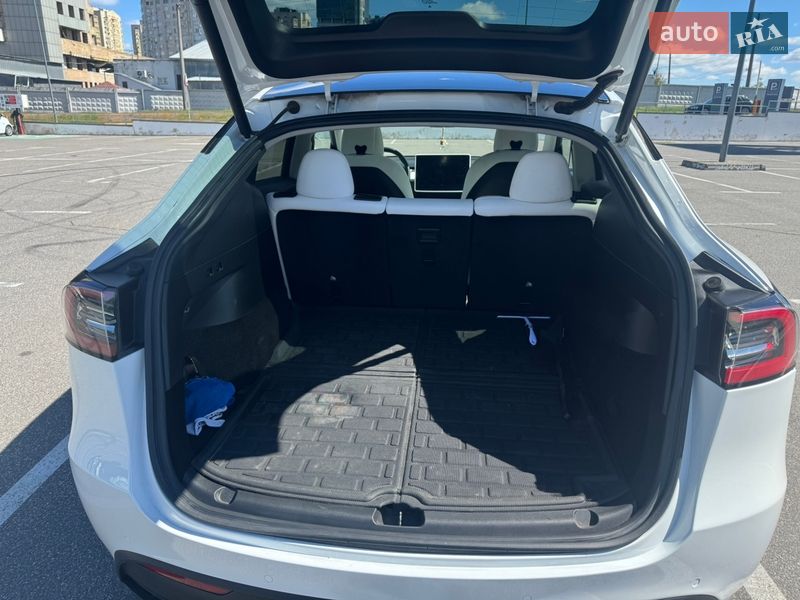 Внедорожник / Кроссовер Tesla Model Y 2022 в Киеве