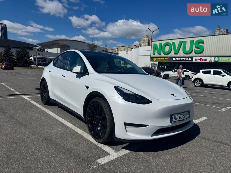 Внедорожник / Кроссовер Tesla Model Y 2022 в Киеве