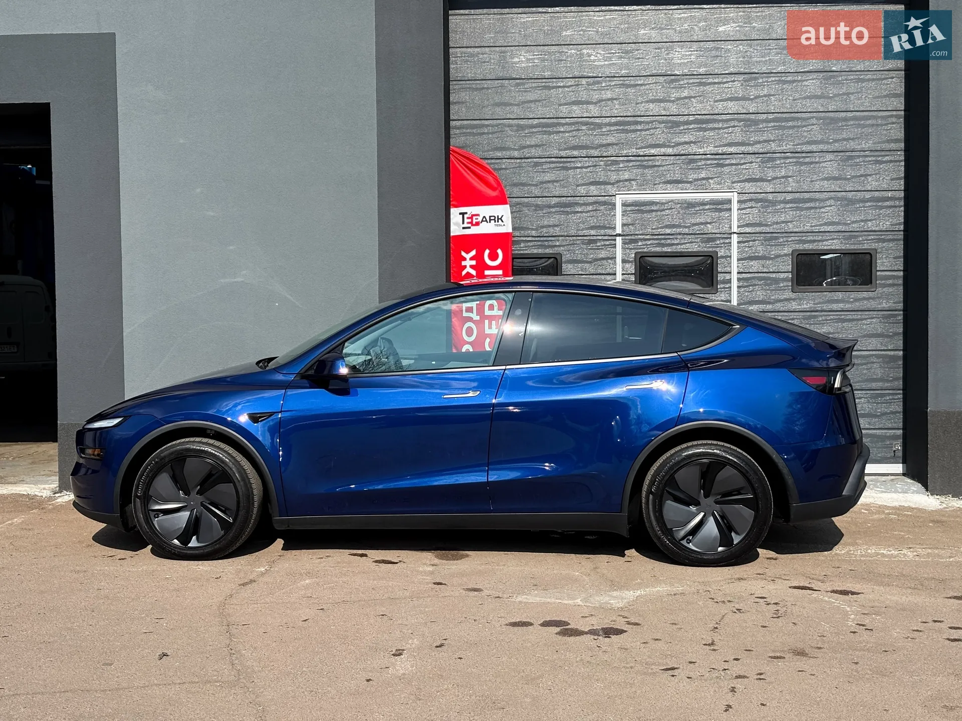 2025 Tesla Model Y - мініатюра 6
