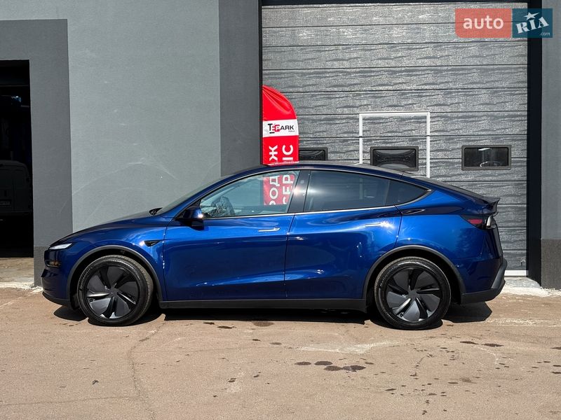 Позашляховик / Кросовер Tesla Model Y 2025 в Києві