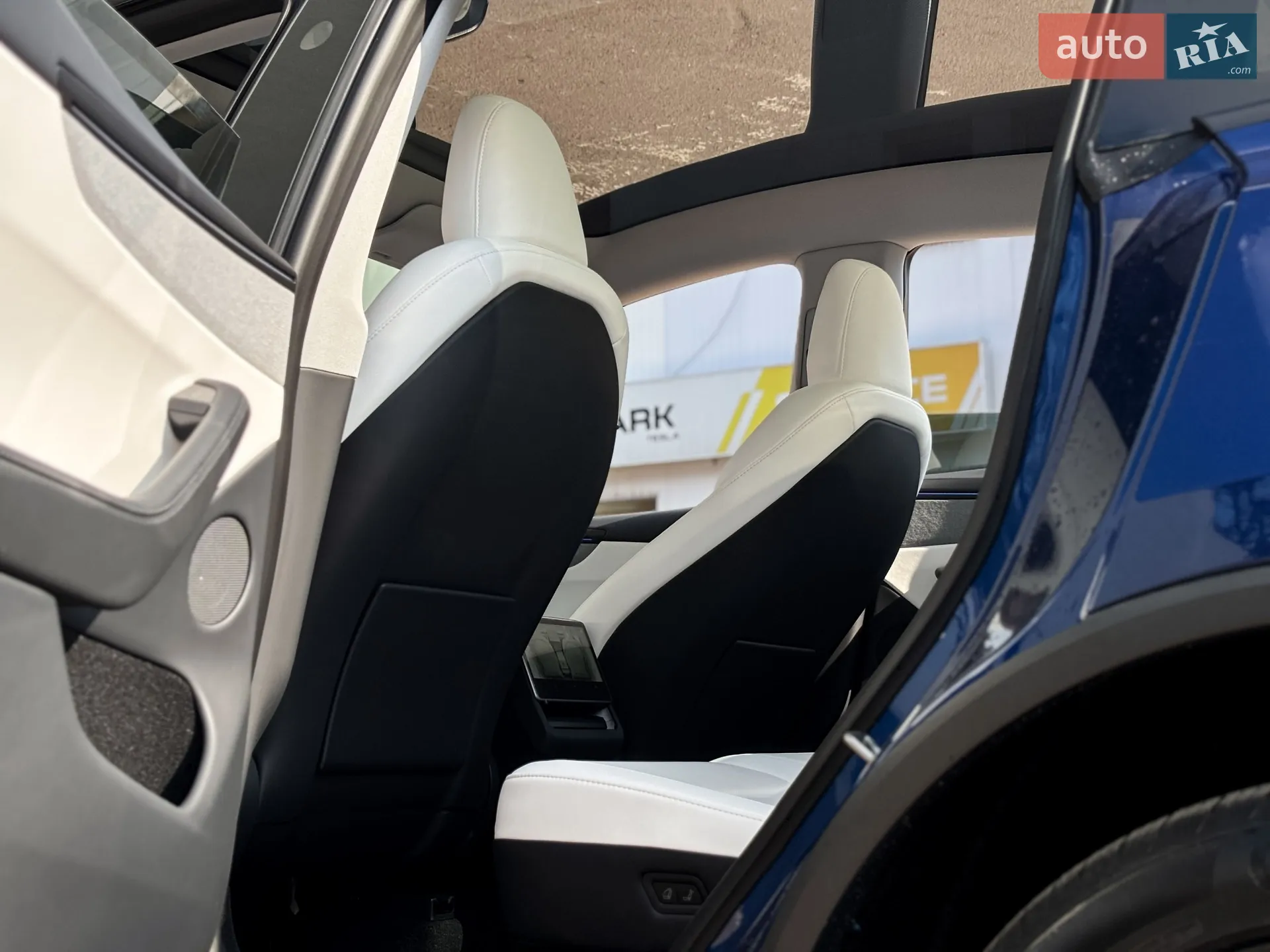 2025 Tesla Model Y - мініатюра 16