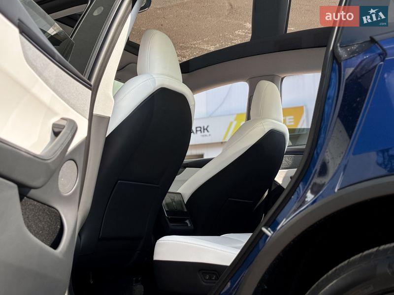 Позашляховик / Кросовер Tesla Model Y 2025 в Києві