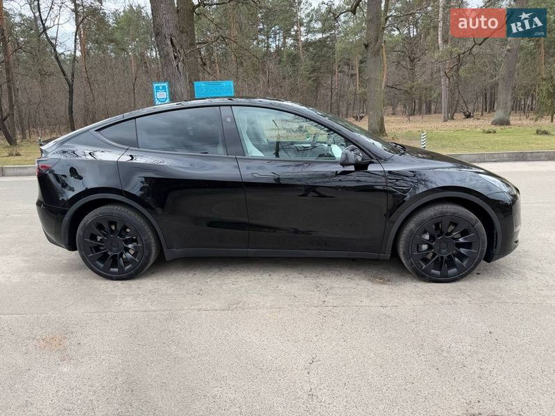 Позашляховик / Кросовер Tesla Model Y 2024 в Києві фото 10 Позашляховик / Кросовер Tesla Model Y 2024 в Києві