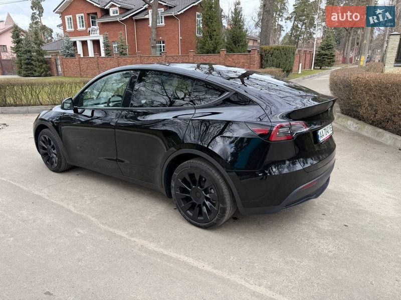 Позашляховик / Кросовер Tesla Model Y 2024 в Києві фото 17 Позашляховик / Кросовер Tesla Model Y 2024 в Києві
