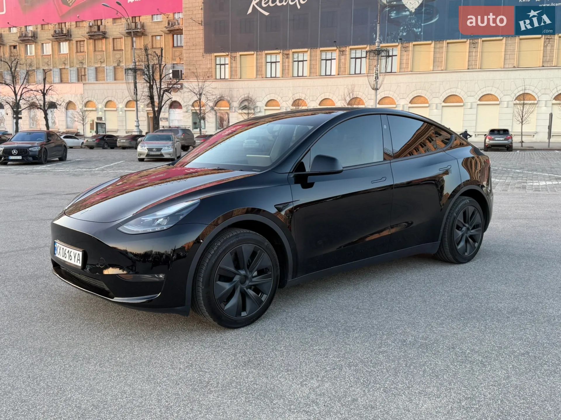 2024 Tesla Model Y - мініатюра 3